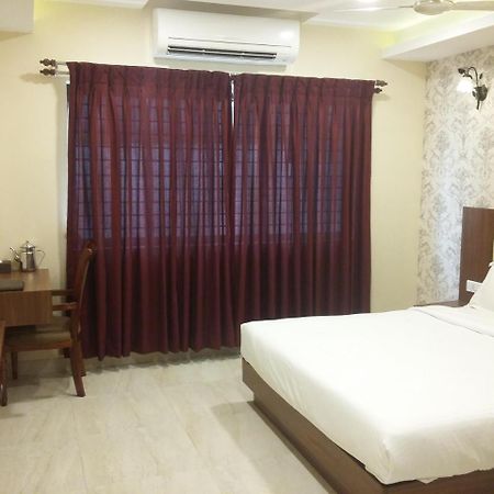 Hotel Mahalakshmi Residency Kolluru Esterno foto