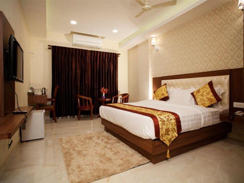 Hotel Mahalakshmi Residency Kolluru Esterno foto