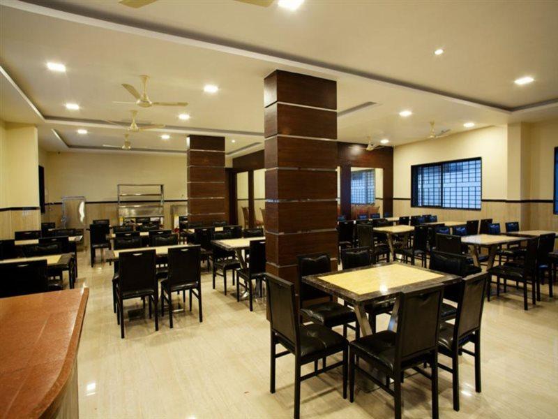 Hotel Mahalakshmi Residency Kolluru Esterno foto