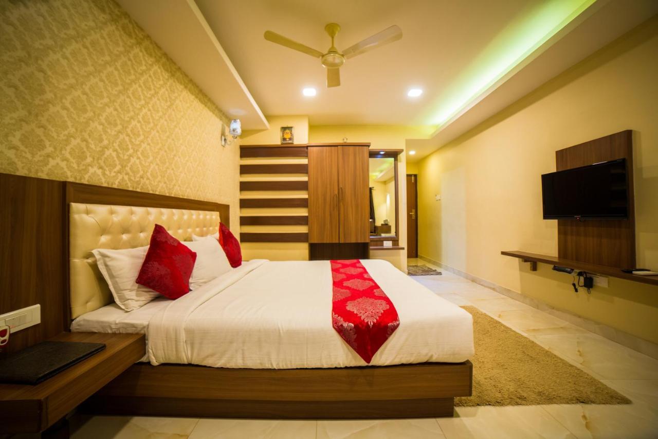 Hotel Mahalakshmi Residency Kolluru Esterno foto